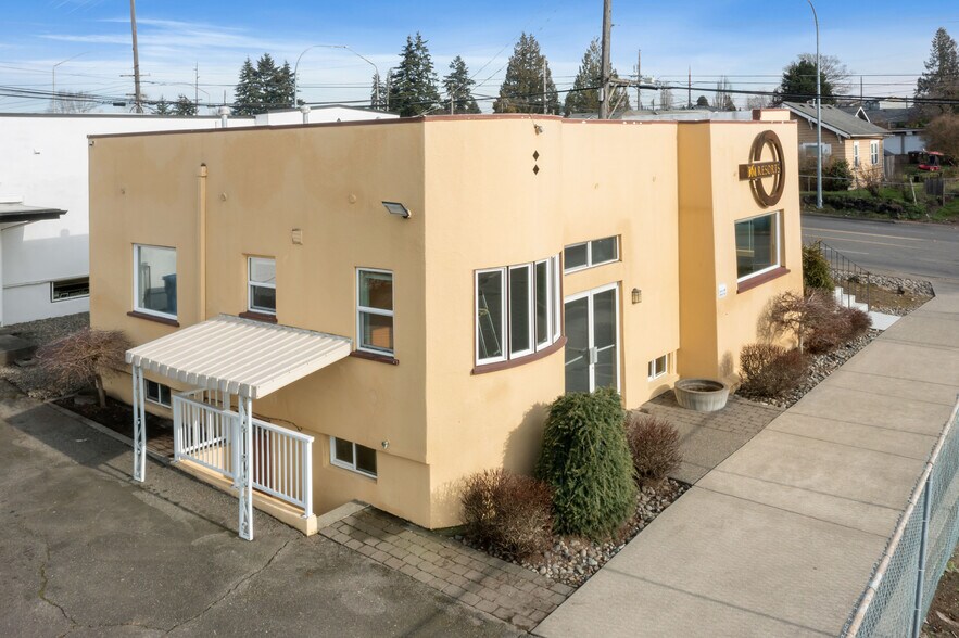 More Photos Of 3108 S Union Ave, Tacoma Office For Sale