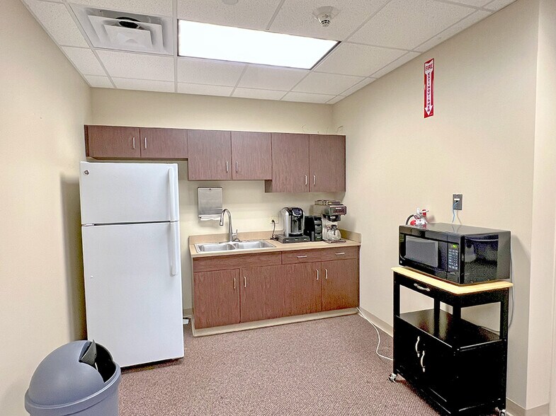 More Photos Of 620 Pierce Blvd, O'Fallon Office For Lease
