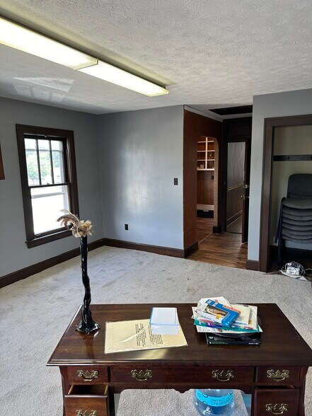 More Photos Of 942 N Main St, Akron Storefront Retail Office For Lease