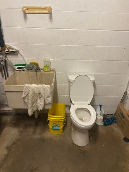 More Photos Of 1025 W 4th St, Monroe Carwash For Sale