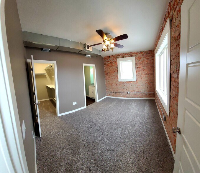 More Photos Of 713 4th Ave, Holdrege Office Residential For Lease