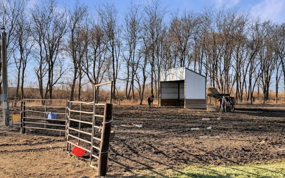 More Photos Of 1527 41st St, Edgerton Horse Stables For Sale