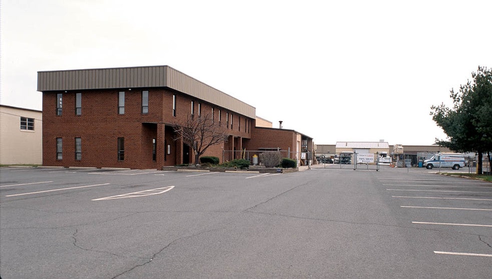 More Photos Of 10105 Residency Rd, Manassas Warehouse For Lease