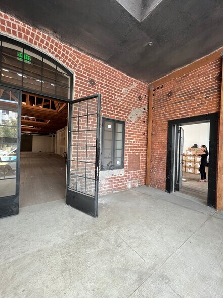 More Photos Of 1632-1634 W Temple St, Los Angeles Storefront For Lease
