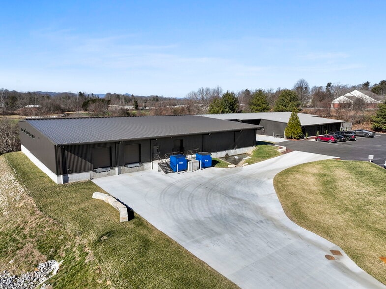 Primary Photo Of 110 Commercial Blvd, Flat Rock Manufacturing For Sale