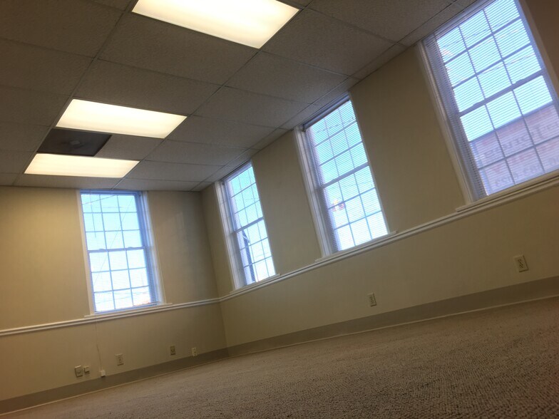 More Photos Of 301 Broome St, Lagrange Office For Lease