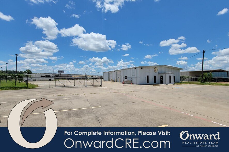 More Photos Of 22002 Woodway Dr, Waco Warehouse For Sale