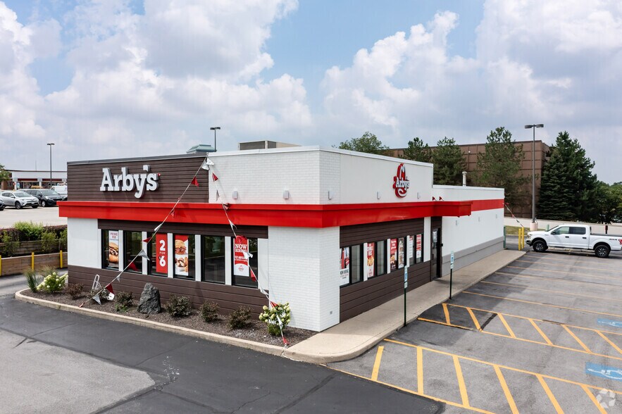 More Photos Of 2920-2970 Finley Rd, Downers Grove Unknown For Lease