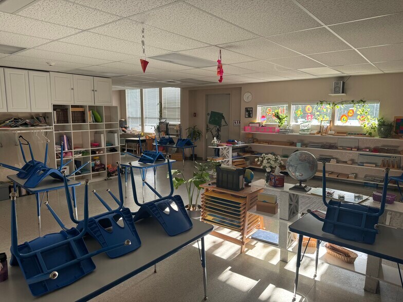 More Photos Of 14340 NE 21st St, Bellevue Daycare Center For Lease