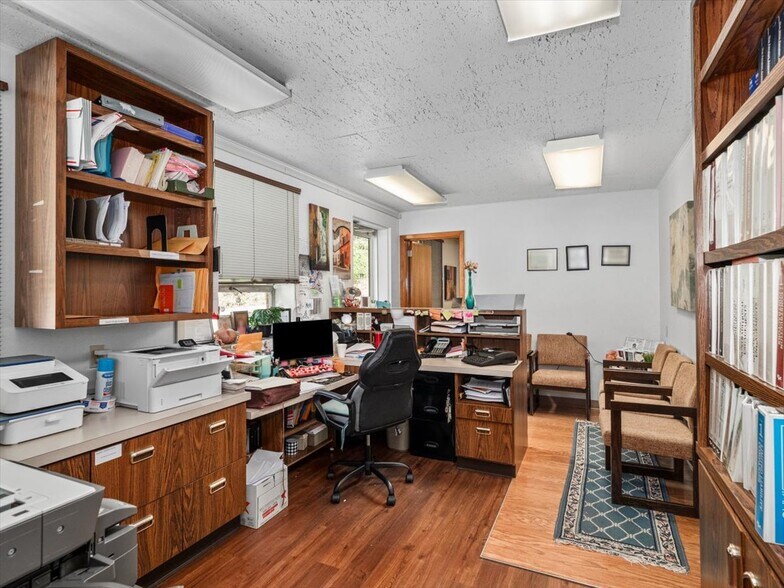 More Photos Of 584 Brown Ave, Turtle Creek Office For Sale
