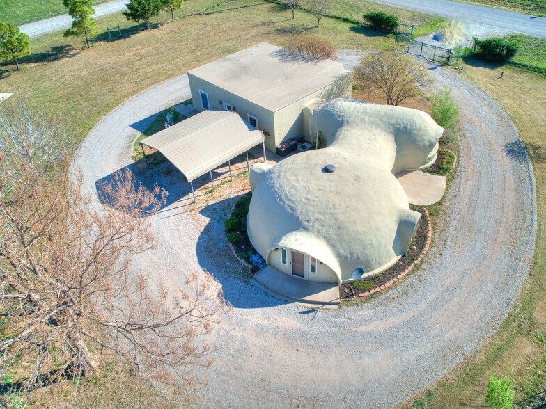More Photos Of 6745 N Gregory Rd, Yukon Winery Vineyard For Sale