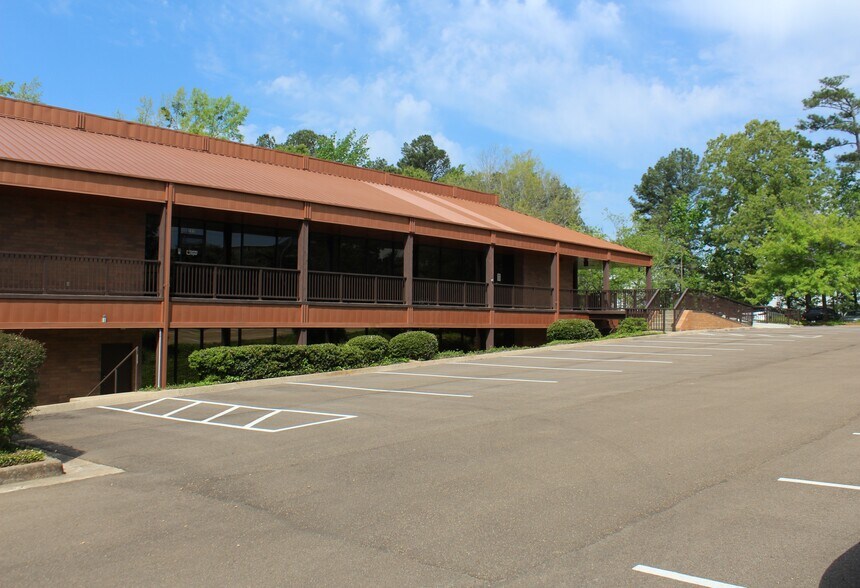 More Photos Of 100-200 Spring Lake Cv, Pearl Medical For Lease