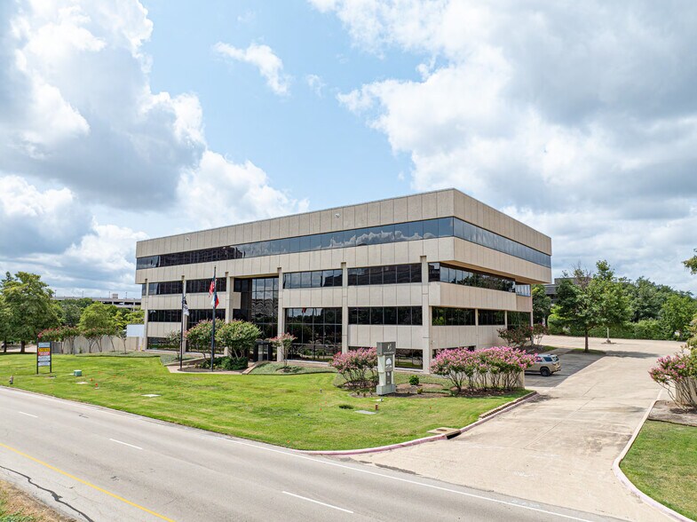Primary Photo Of 450 E John Carpenter Fwy, Irving Office For Sale