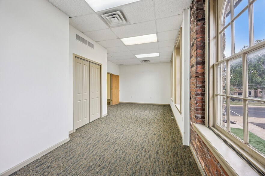 More Photos Of 300 Pond St, Bristol Office For Sale