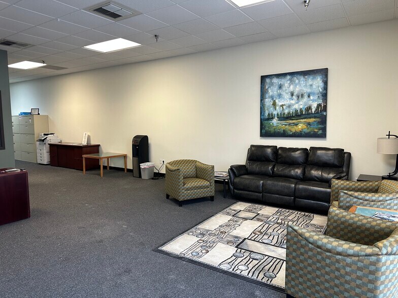 More Photos Of 34851 Kenai Spur Hwy, Soldotna General Retail For Lease