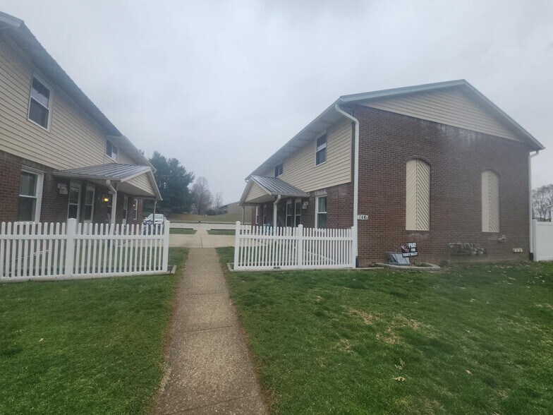 More Photos Of 744 Kingwood Dr NE, Bolivar Apartments For Sale