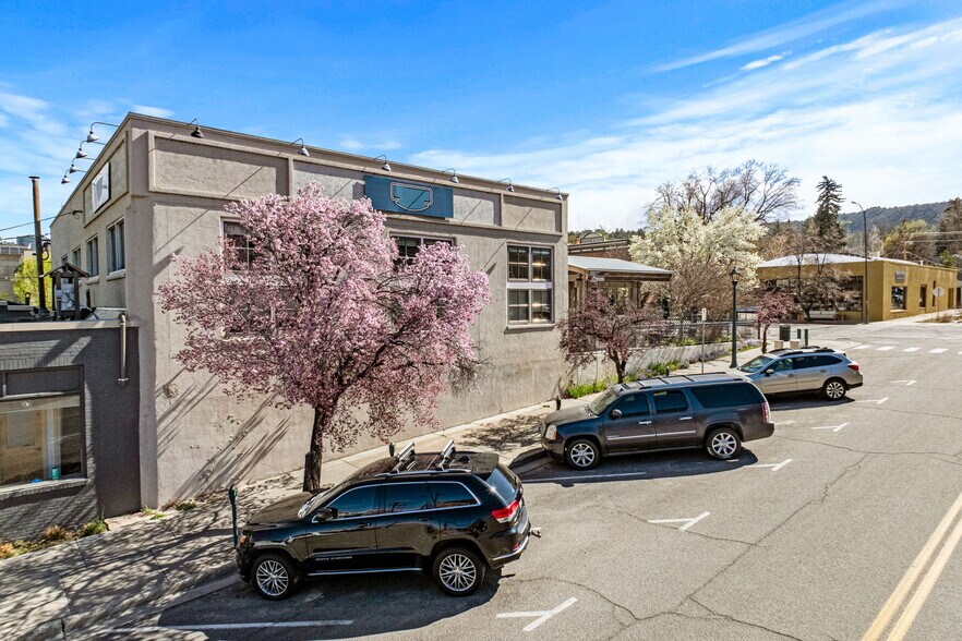 More Photos Of 701 E 2nd Ave, Durango Showroom For Lease
