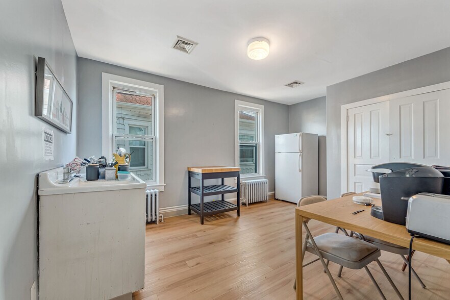 More Photos Of 535 Monmouth St, Gloucester City Medical For Sale