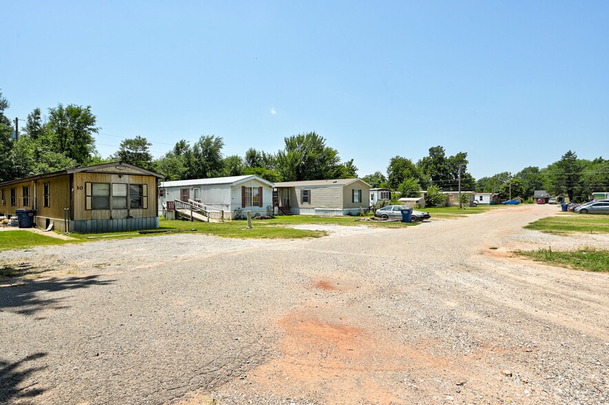 More Photos Of 603 S 3rd St, Kingfisher Manufactured Housing Mobile Home Park For Sale