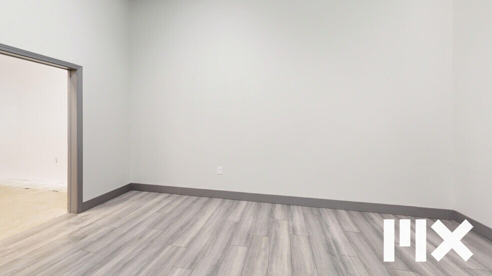 More Photos Of 3220 Bay Rd, Saginaw Storefront For Sale