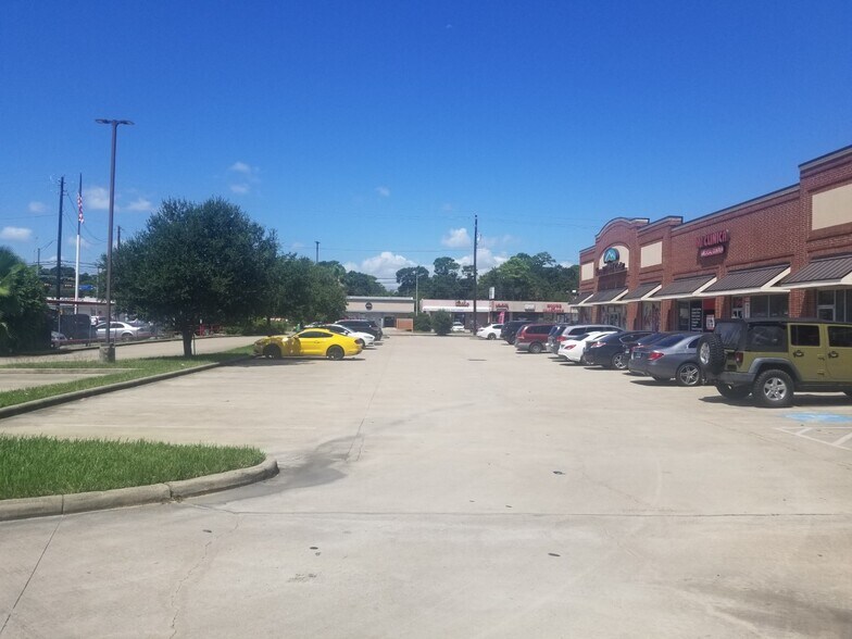 More Photos Of 1914 Gessner Dr, Houston Unknown For Lease