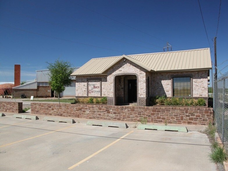 Primary Photo Of 3097 Brick Plant Rd, Snyder Manufacturing For Sale
