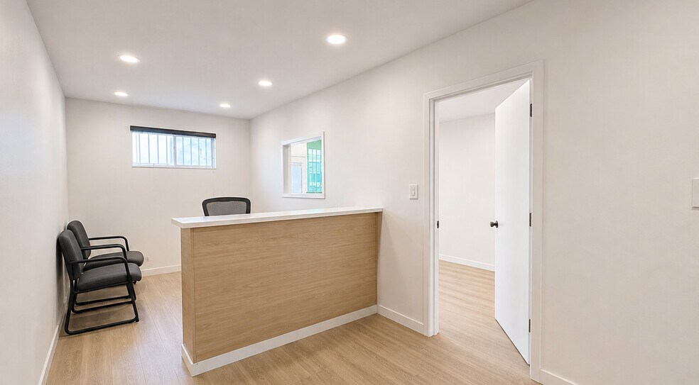 More Photos Of 5924 West Blvd, Los Angeles Office For Sale