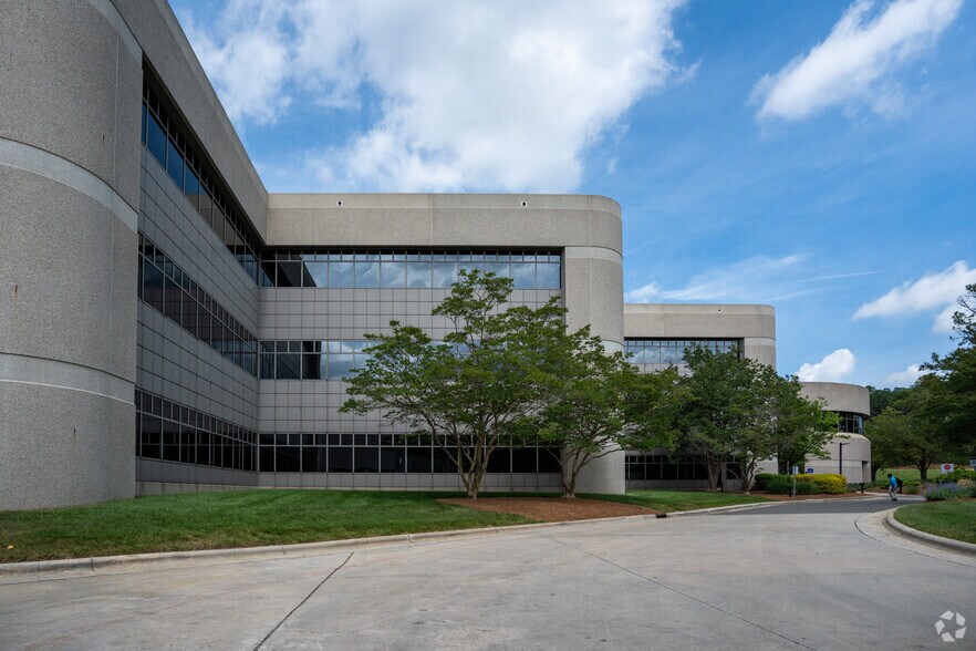 More Photos Of 40 Moore Dr, Durham Unknown For Lease