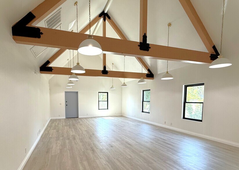 More Photos Of 8865 Morro Rd, Atascadero Office Residential For Lease