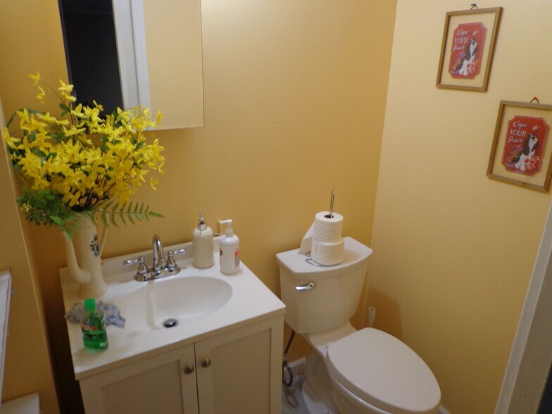 More Photos Of 1904 W Waters Ave, Tampa Freestanding For Sale