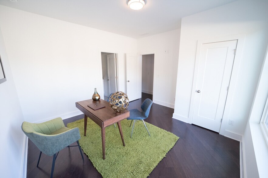 More Photos Of 2488 Perry Blvd NW, Atlanta Apartments For Sale