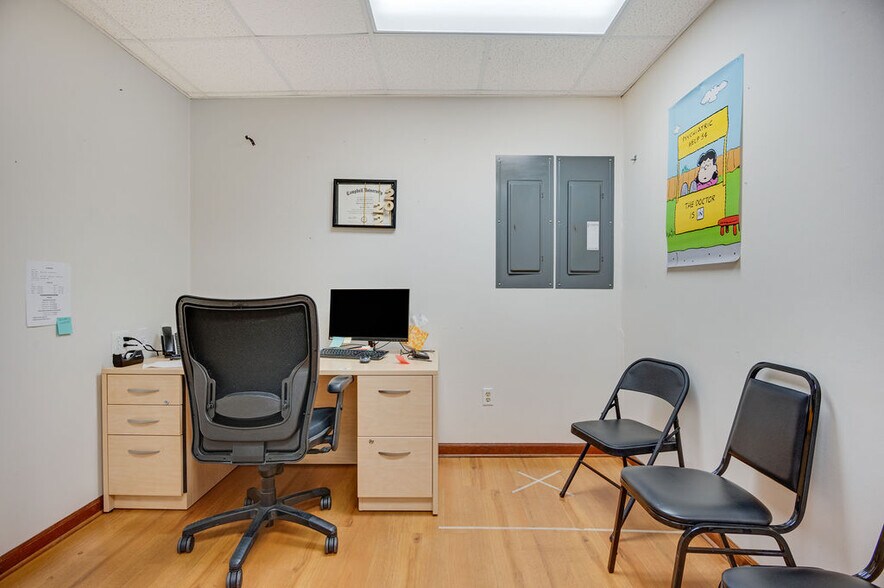 More Photos Of 231 Memorial Dr, Jacksonville Medical For Sale
