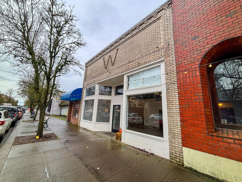 More Photos Of 265 S Main St, Independence Storefront Retail Office For Sale