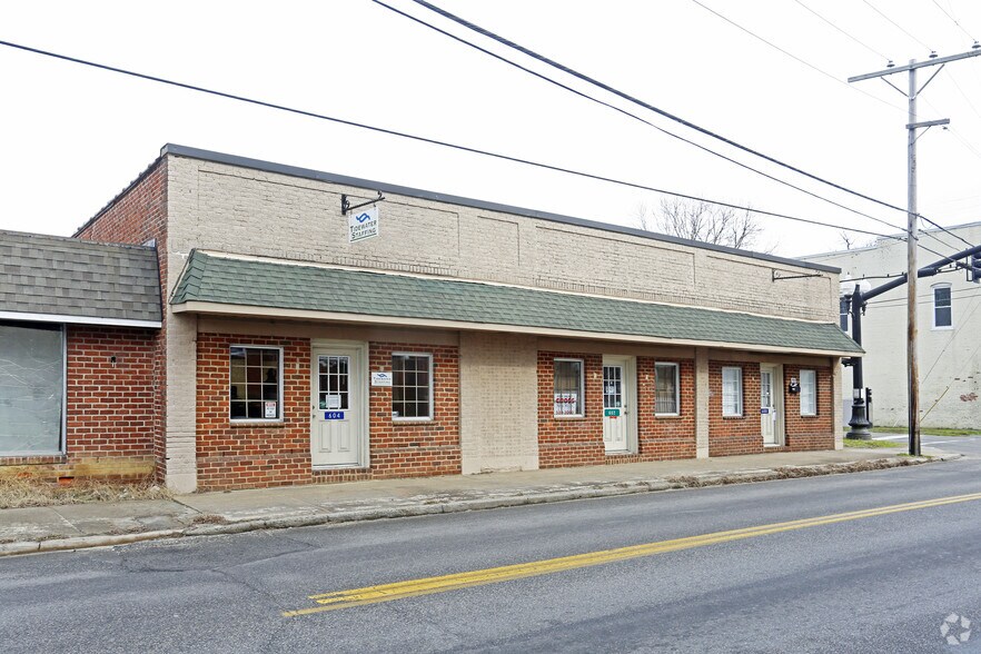 More Photos Of 600-604 W Washington St, Suffolk Storefront Retail Office For Sale