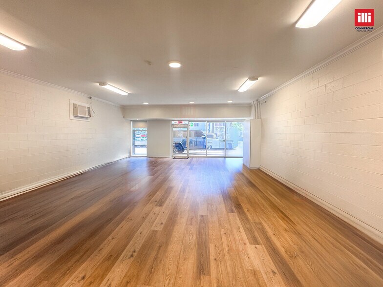 More Photos Of 18159-18161 Parthenia St, Northridge Freestanding For Lease
