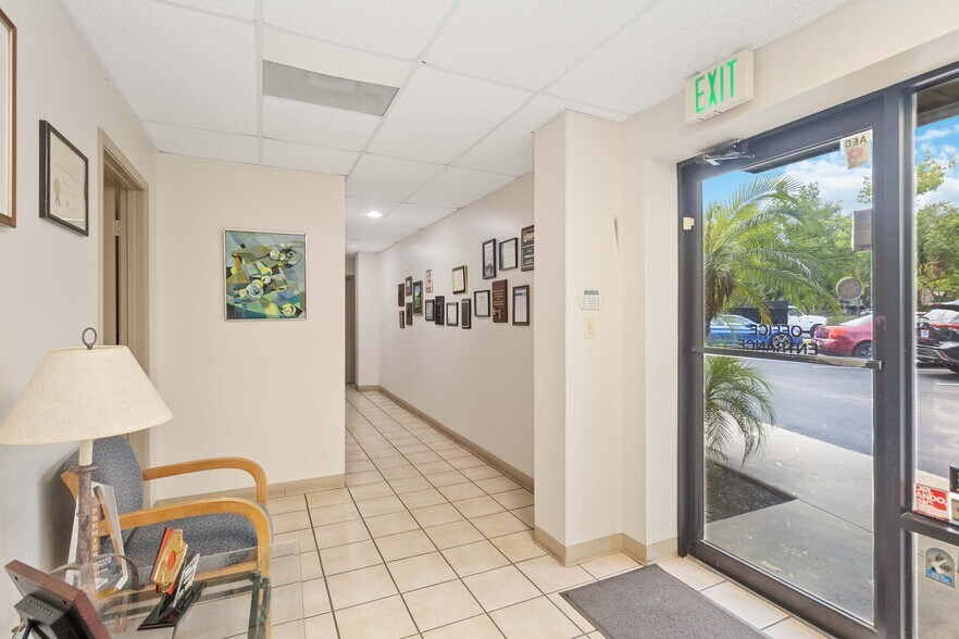 More Photos Of 1076 Florida Central Pky, Longwood Warehouse For Lease