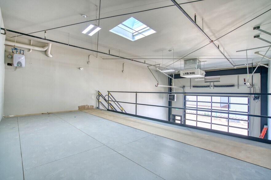 More Photos Of 168 Miller Dr, Dacono Flex For Lease