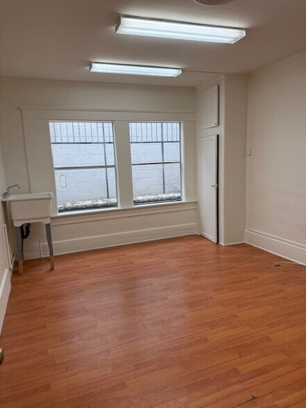 More Photos Of 6301-6305 Van Nuys Blvd, Van Nuys Medical For Lease