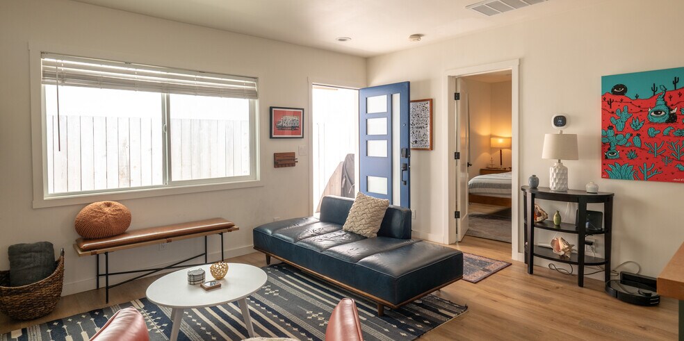 More Photos Of 4852 S Centinela Ave, Los Angeles Multifamily For Sale