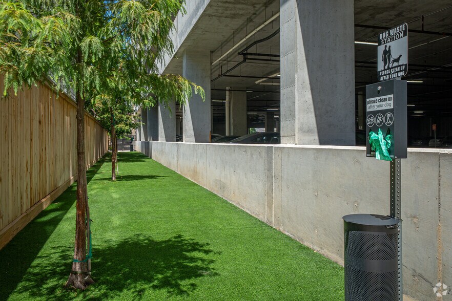 More Photos Of 713 Richmond Ave, Houston Apartments For Lease