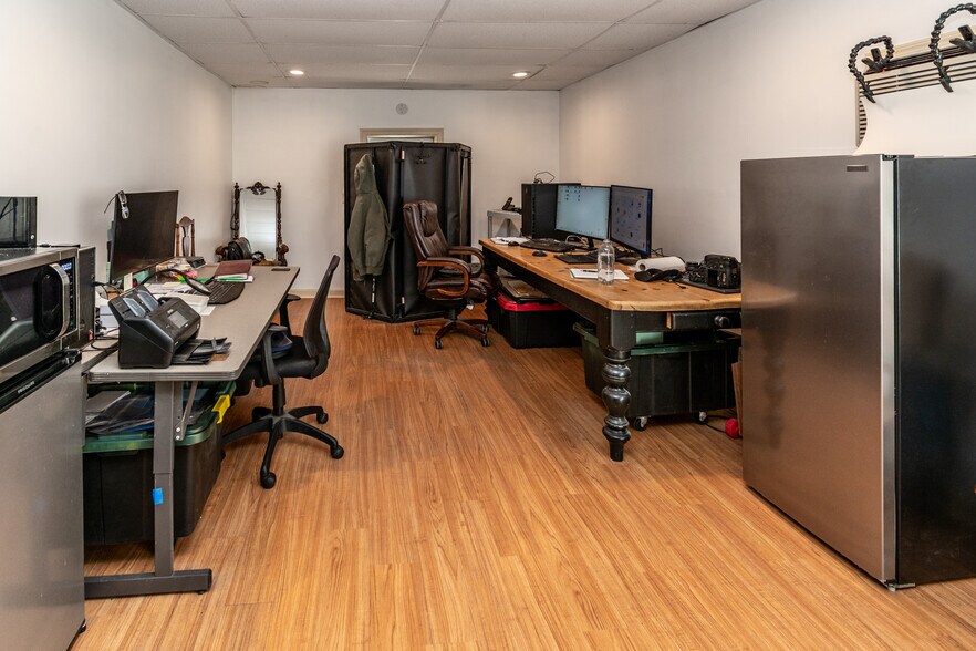 More Photos Of 99 S Main St, Lambertville Storefront For Sale