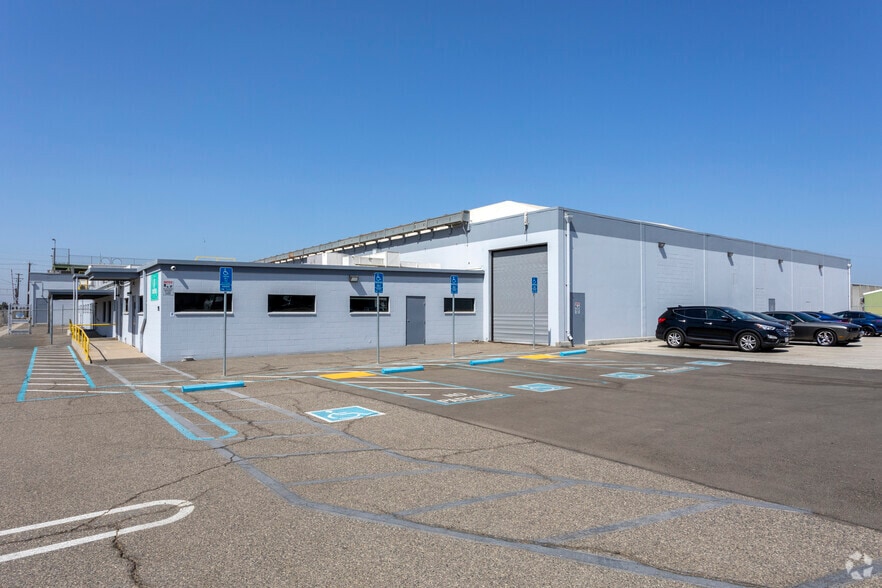 More Photos Of 705 E Whitmore Ave, Modesto Manufacturing For Lease