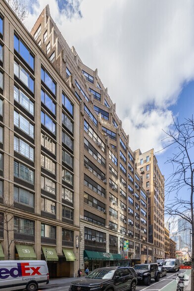 More Photos Of 330 W 38th St, New York Office For Lease