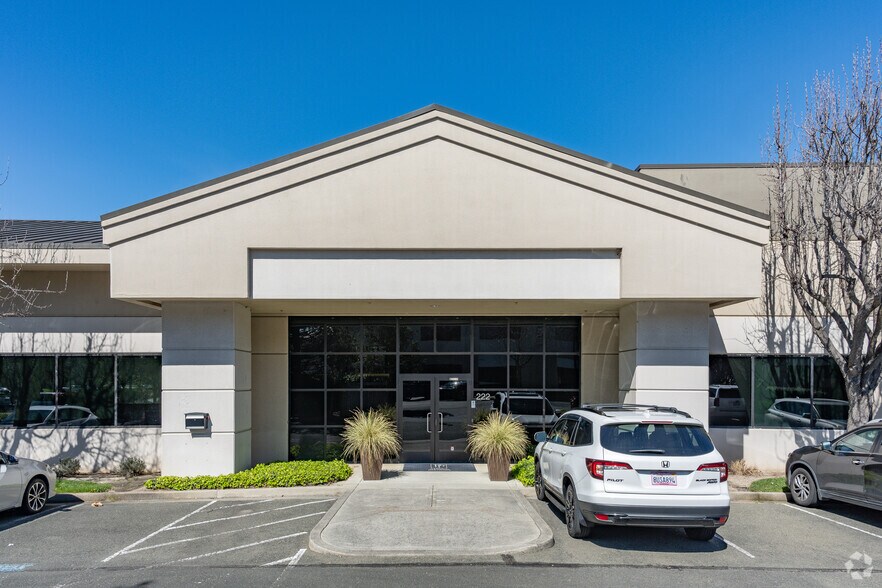 More Photos Of 222-240 Gateway Rd W, Napa Office For Sale