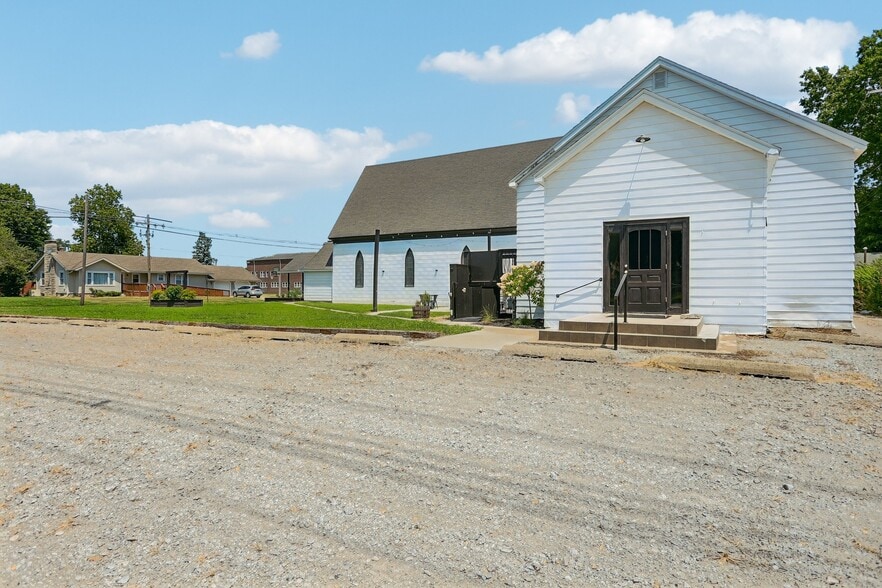More Photos Of 206 W Spruce St, Gillespie Religious Facility For Sale