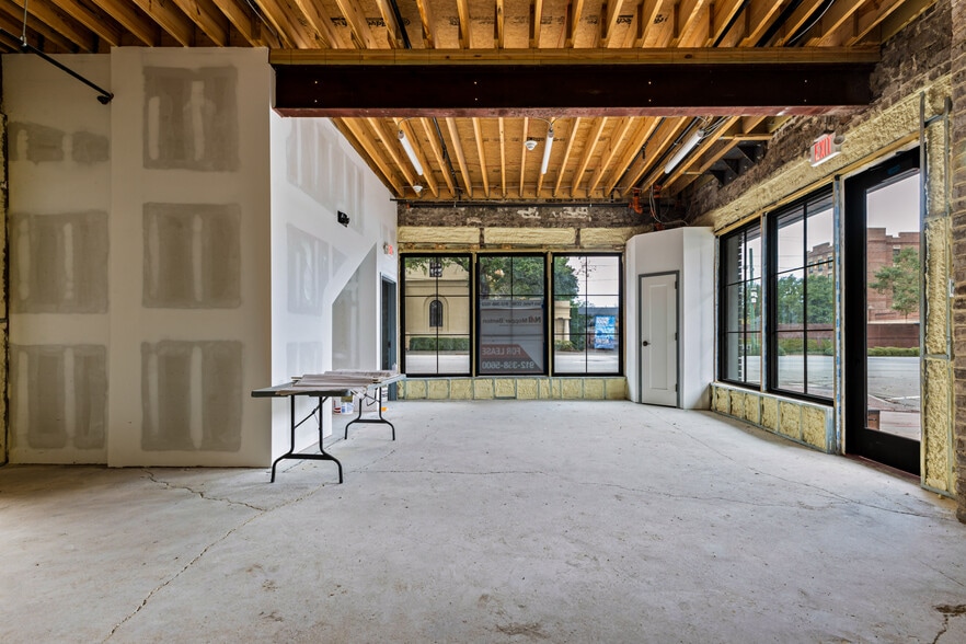 More Photos Of 30-32 Martin Luther King Jr Blvd, Savannah Restaurant For Lease