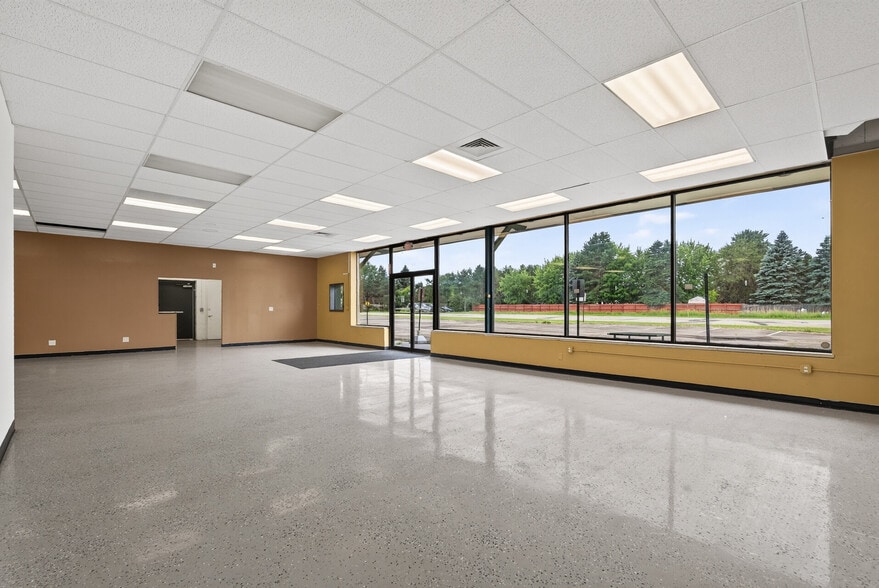 More Photos Of 15825 NW 7th Ave, Andover Convenience Store For Lease