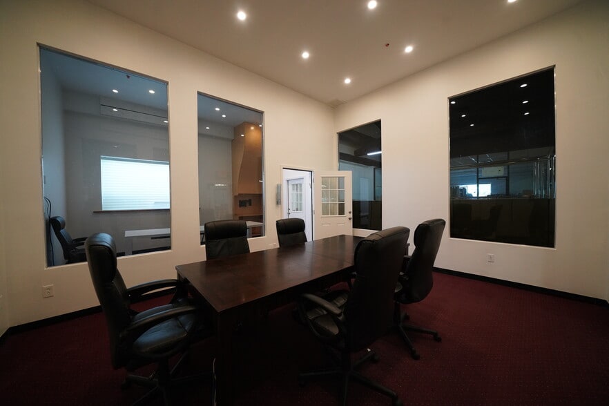 More Photos Of 1 Lexington & Revere Ave, Bethpage Warehouse For Sale