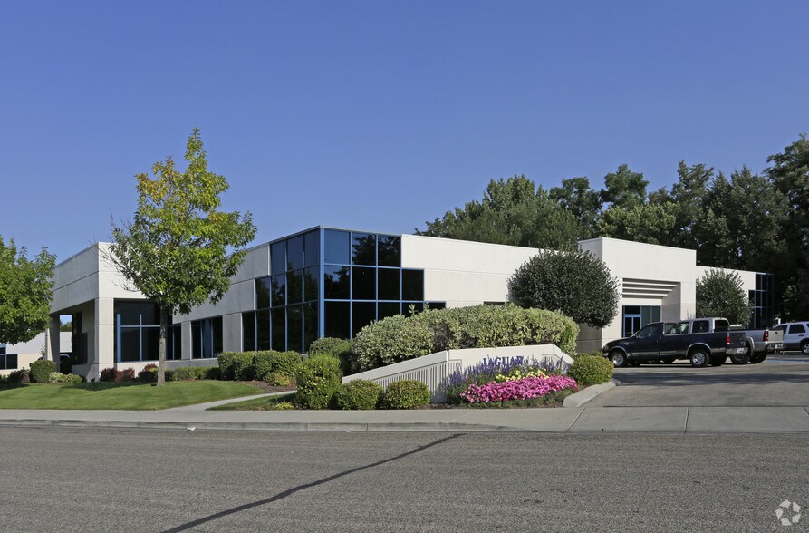 Primary Photo Of 9180-9226 W Barnes Dr, Boise Office For Lease