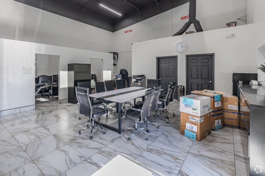 More Photos Of 8120 Windsor Hill Blvd, North Charleston Light Distribution For Lease